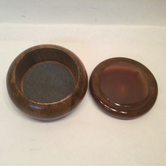 Vintage Hand Crafted Mahogany Trinket Box w/ Agate Inlay Lid - Made in Brazil - Picture 2 of 5
